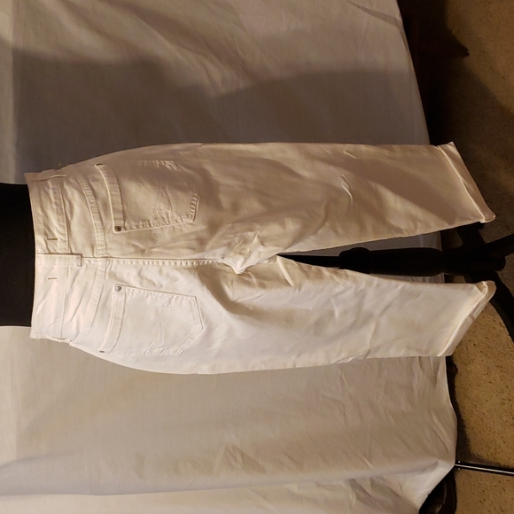 White cotton stretch capri's - Picture 3 of 6